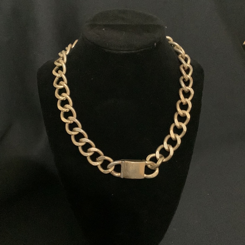 Gold chain necklace
